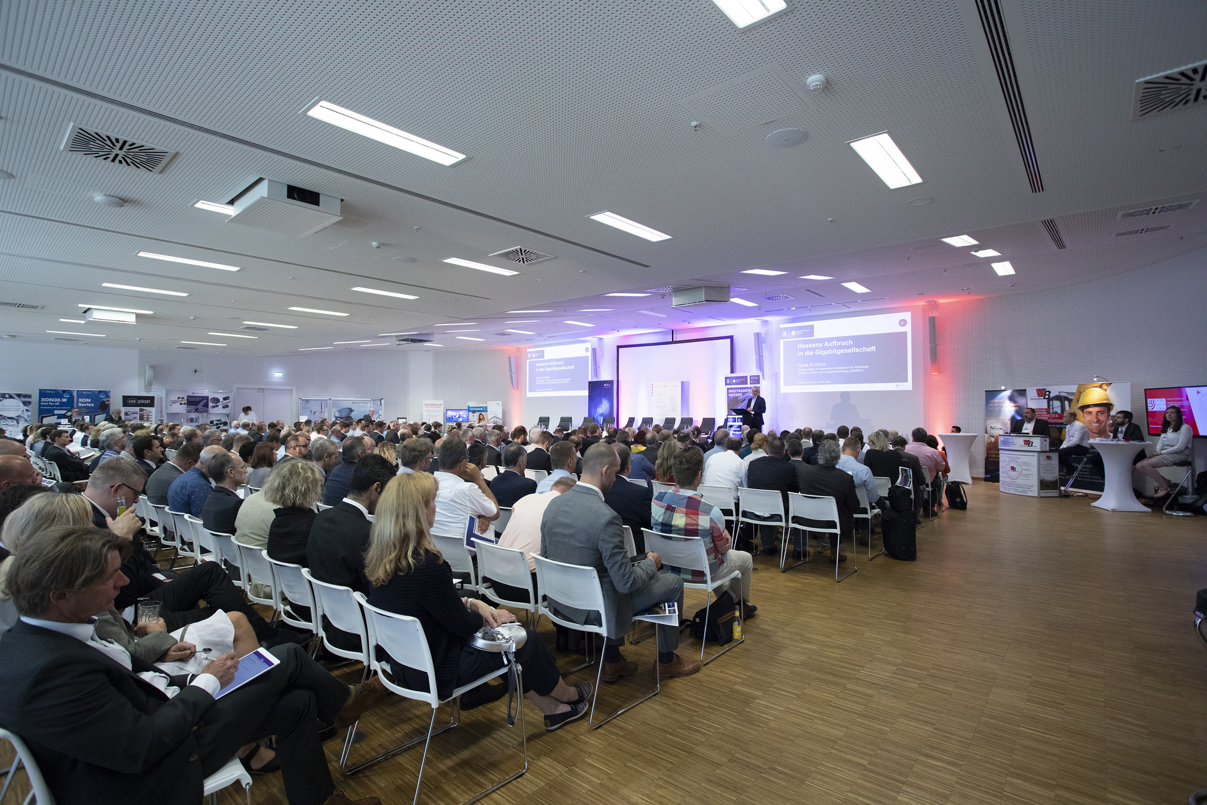 Blick in den Saal beim Breitbandgipfel Hessen 2018